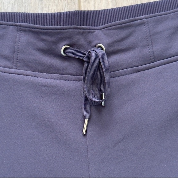 Athleta Women's Midtown Shorts Size 14 Navy Blue Drawstring Athleisure - Picture 5 of 11